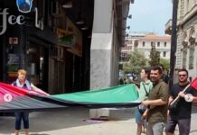 Δεκάδες Αλληλέγγυοι έξω από το Carrefour Μοναστηρακίου