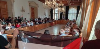 Το Δημοτικό Συμβούλιο Ηρακλείου έβγαλε ψήφισμα καταδίκης της σφαγής στη Γάζα, ζητώντας άμεση κατάπαυση πυρός