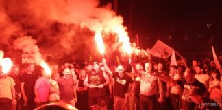 Νέα μαζική συγκέντρωση χθες στο λιμάνι του Πειραιά